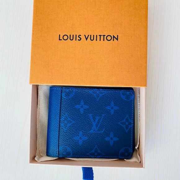 Brand New Louis Vuitton MULTIPLE WALLET，Authentic